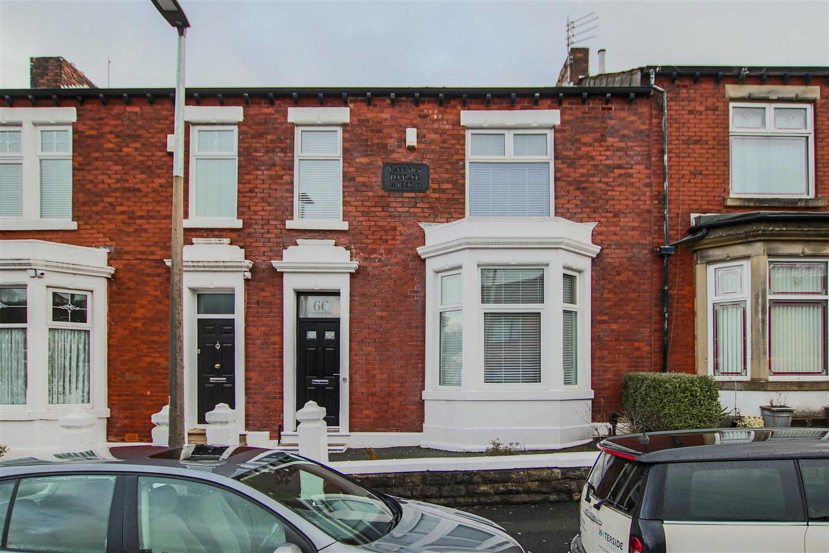 4 Bed Mid Terrace House For Sale - Main Image